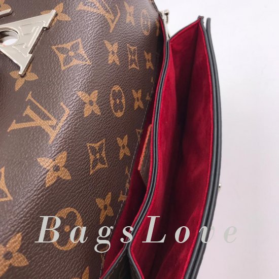 Клатч Louis Vuitton B105950