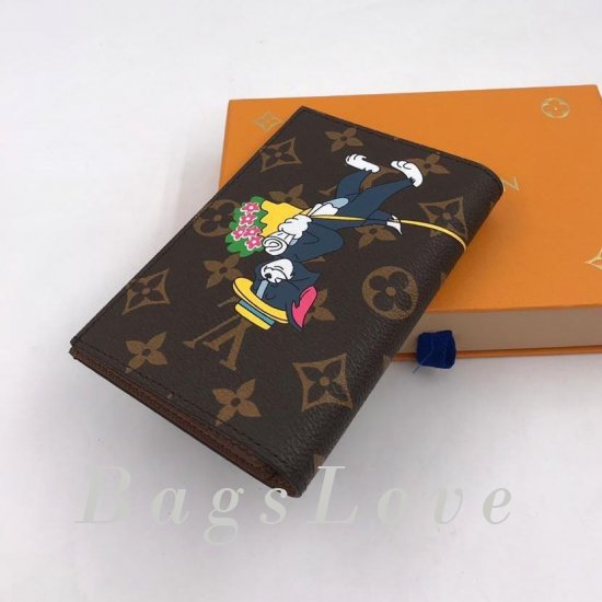 Обложка Louis Vuitton B106045