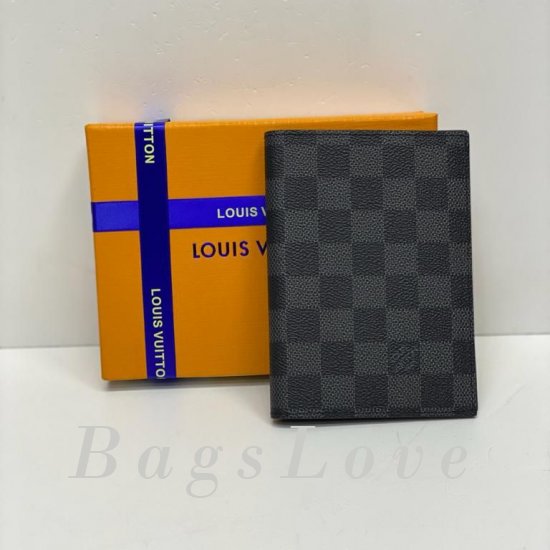 Обложка Louis Vuitton BЭ1105620
