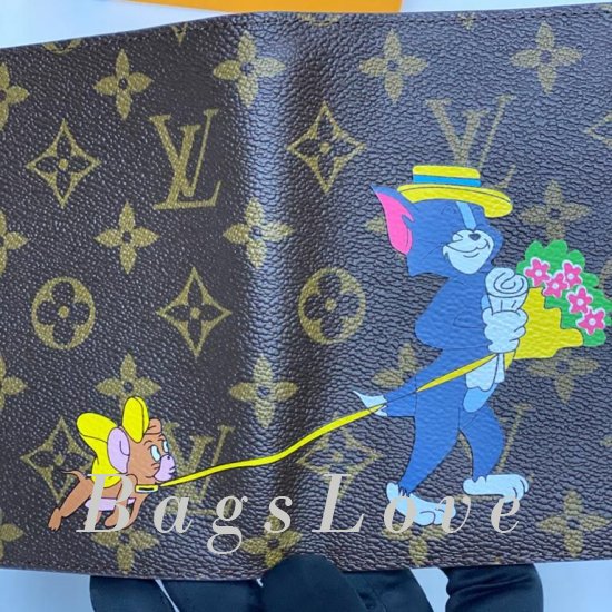 Обложка Louis Vuitton BЭ1105630