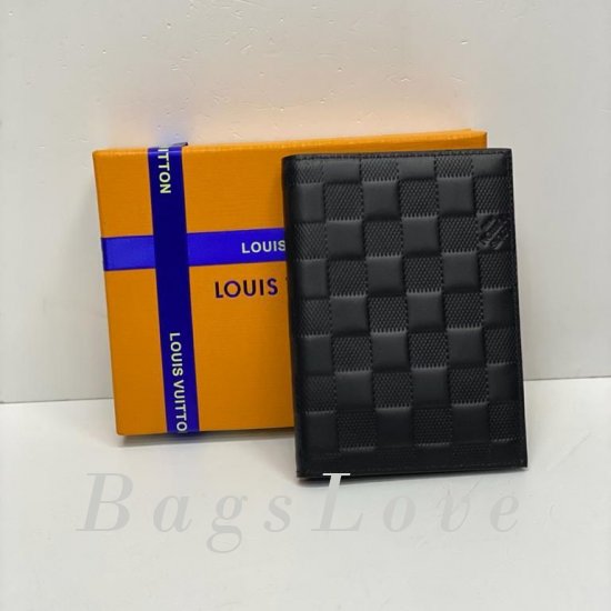 Обложка Louis Vuitton BЭ1105632