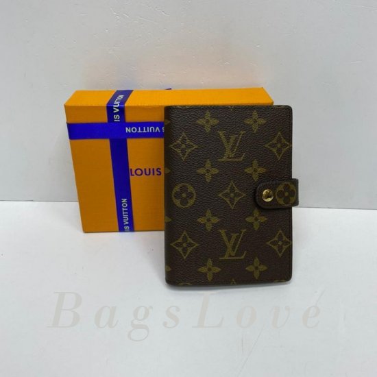 Обложка Louis Vuitton BЭ1105637