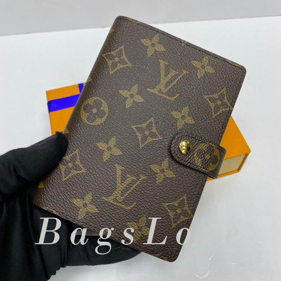 Обложка Louis Vuitton BЭ1105637