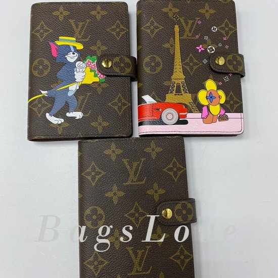 Обложка Louis Vuitton BЭ1105639