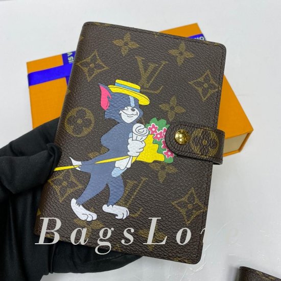 Обложка Louis Vuitton BЭ1105639