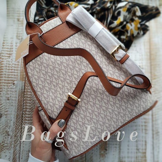 Женский рюкзак Michael Kors B106120