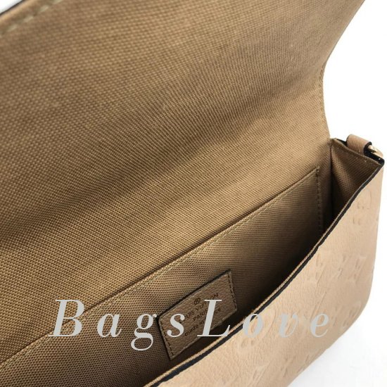 Клатч Louis Vuitton B106239