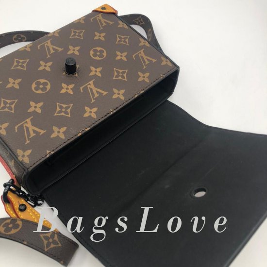 Клатч Louis Vuitton B106412