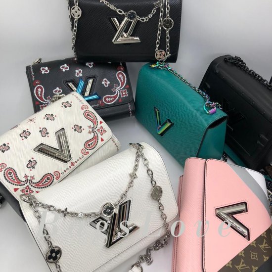 Клатч Louis Vuitton B106429