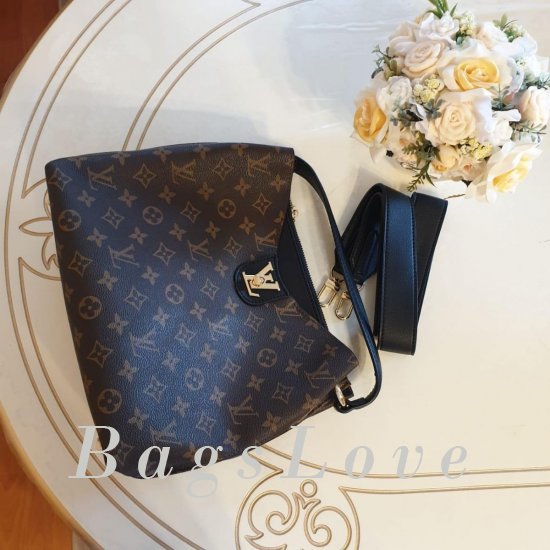 Женская сумка Louis Vuitton (Луи Виттон) B106460