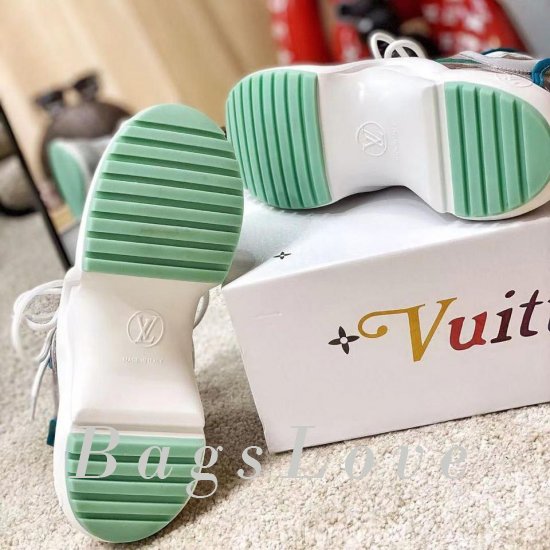 Женские кроссовки Louis Vuitton (Луи Виттон) B201950