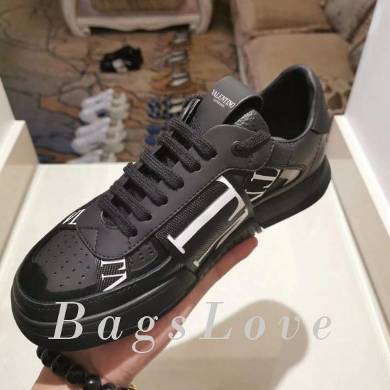 Мужские кроссовки Valentino B500250