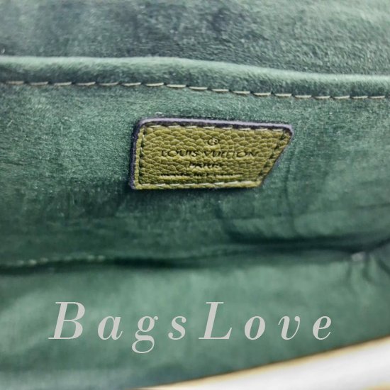 Клатч Louis Vuitton B107407