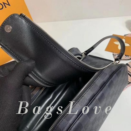 Клатч Louis Vuitton B107602