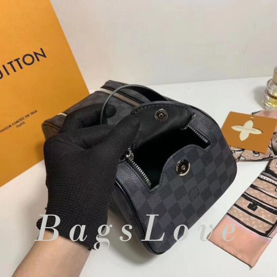 Клатч Louis Vuitton B107602