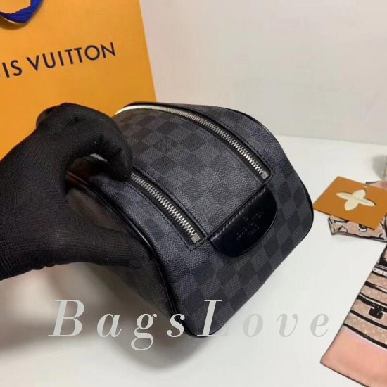 Клатч Louis Vuitton B107602