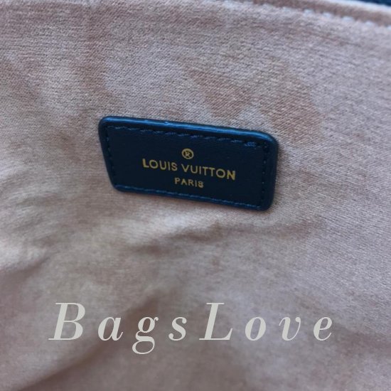 Клатч Louis Vuitton B107664