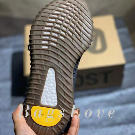 Женские кроссовки Adidas (Адидас) B202001