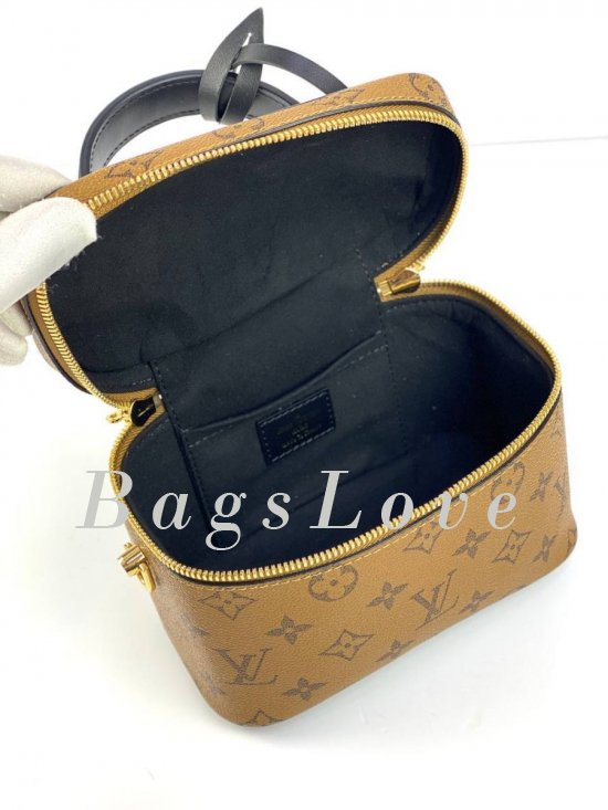 Женская косметичка Louis Vuitton B107777