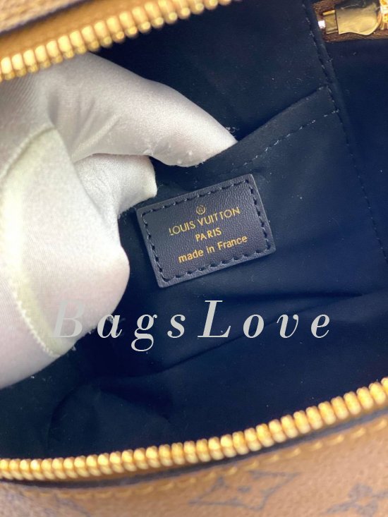 Женская косметичка Louis Vuitton B107777