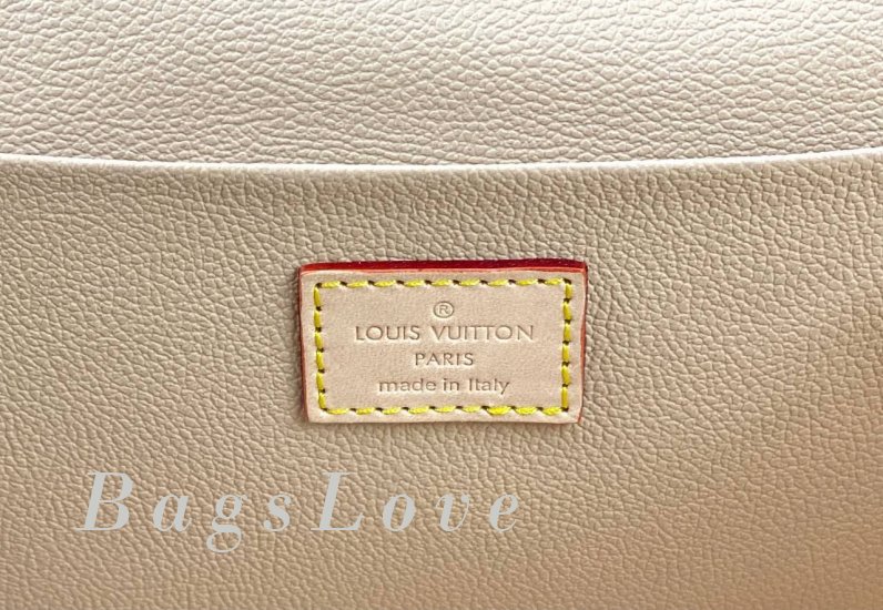 Женская косметичка Louis Vuitton B107778