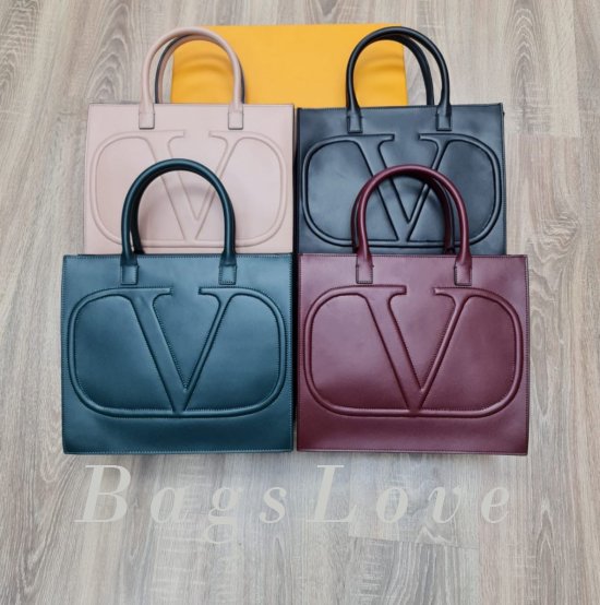 Женская сумка Valentino Garavani B107806