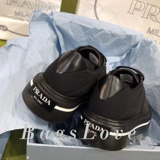 Женские кроссовки Prada B107822