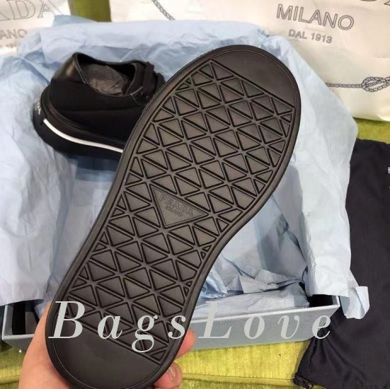 Женские кроссовки Prada B107822