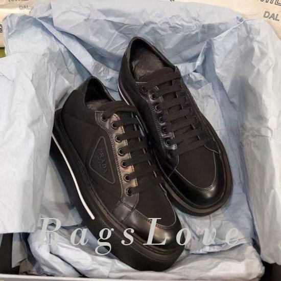 Женские кроссовки Prada B107822