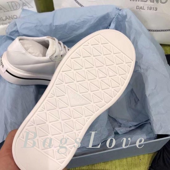 Женские кроссовки Prada B107823