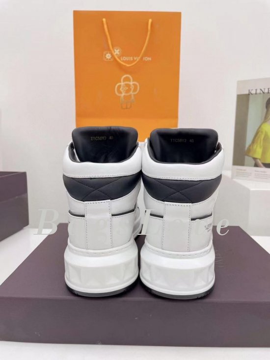 Женские кроссовки Valentino B107824