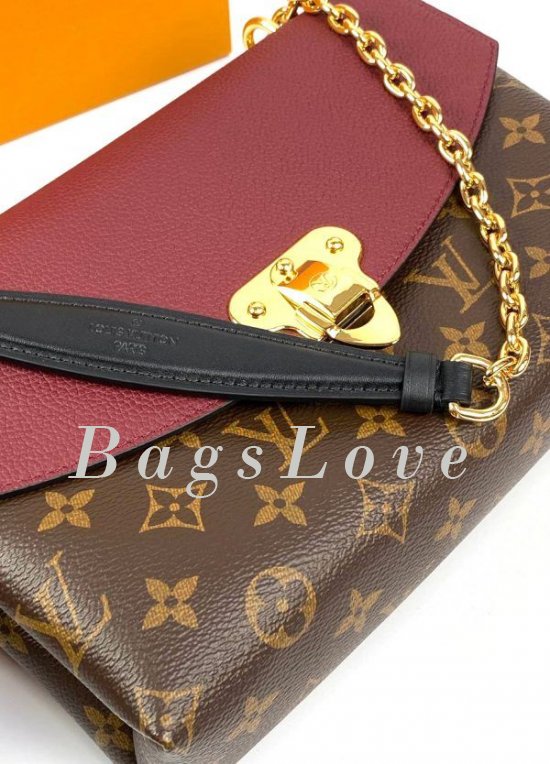 Женская сумка Louis Vuitton B108020