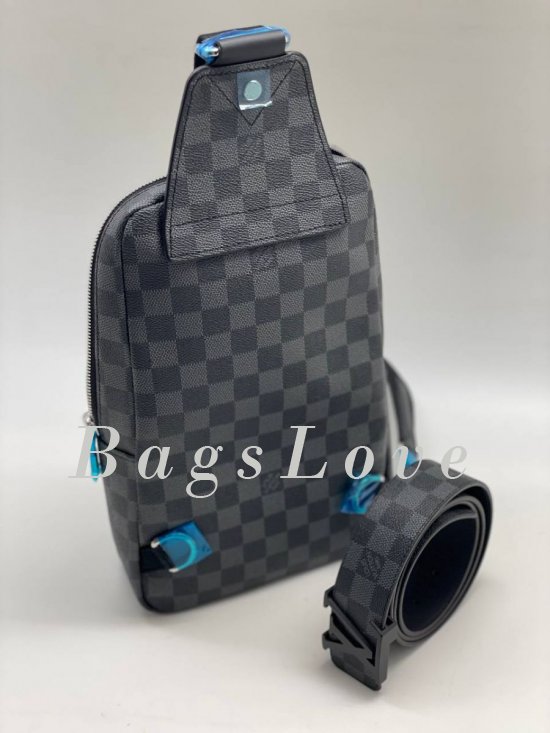 Сумка-слинг Louis Vuitton B108381