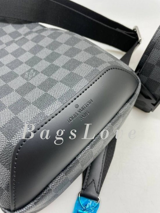 Сумка-слинг Louis Vuitton B108381