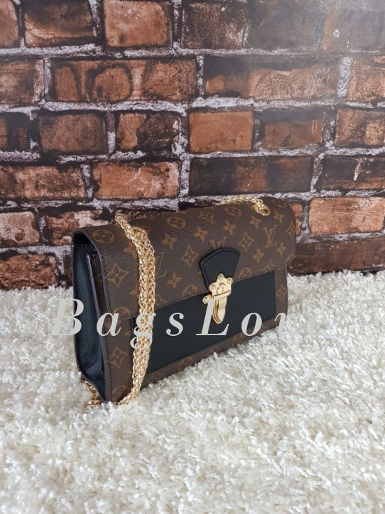 Клатч Louis Vuitton B103217