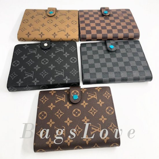 Обложка Louis Vuitton B104509