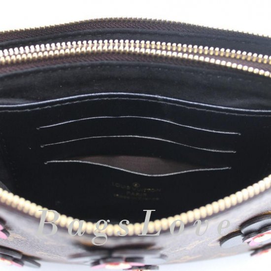 Клатч Louis Vuitton B104526