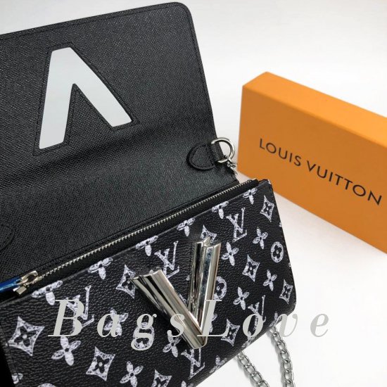 Клатч Louis Vuitton B104666
