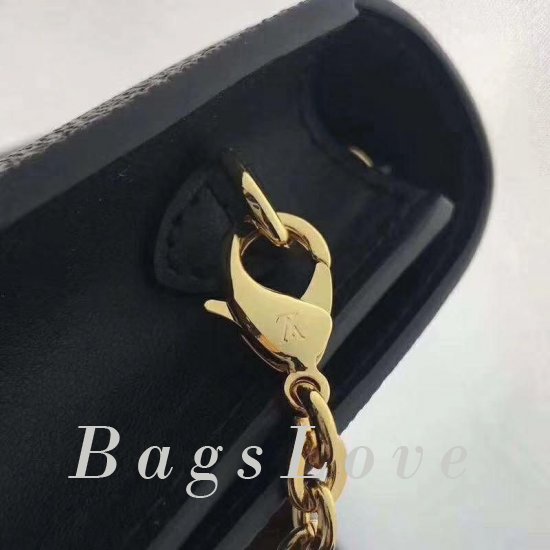 Клатч Louis Vuitton B104868