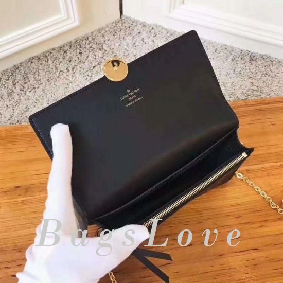 Клатч Louis Vuitton B104868