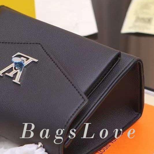 Клатч Louis Vuitton B105155