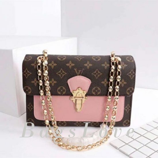 Клатч Louis Vuitton B105160
