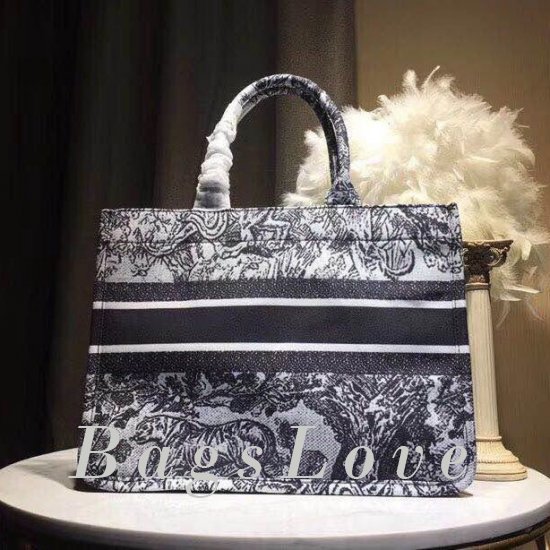 Женская сумка Christian Dior (Кристиан Диор) B105242