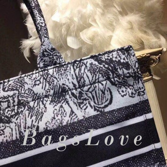 Женская сумка Christian Dior (Кристиан Диор) B105242