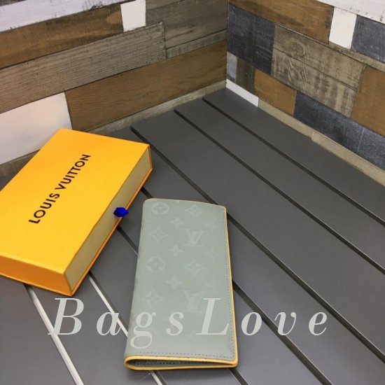 Обложка Louis Vuitton BЭ1105334