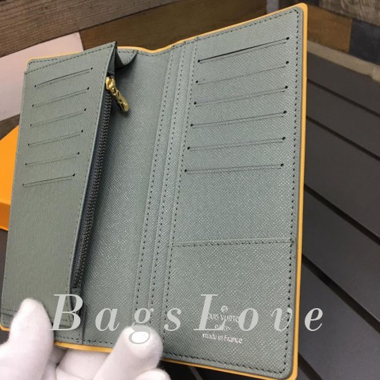 Обложка Louis Vuitton BЭ1105334