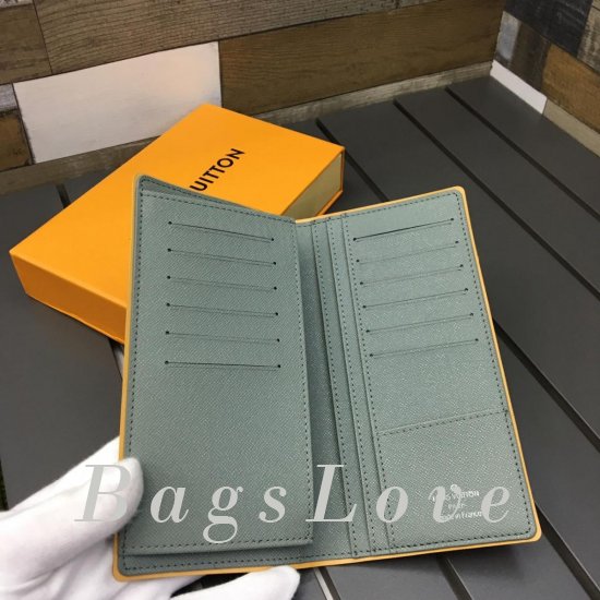 Обложка Louis Vuitton BЭ1105334