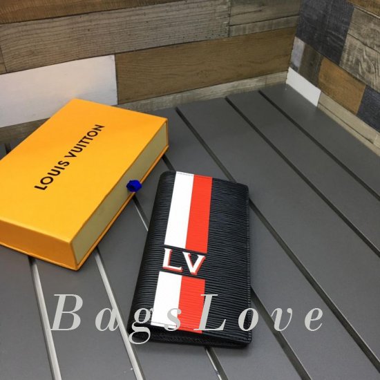 Обложка Louis Vuitton BЭ1105338
