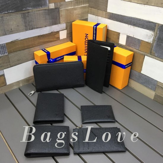 Обложка Louis Vuitton BЭ1105344