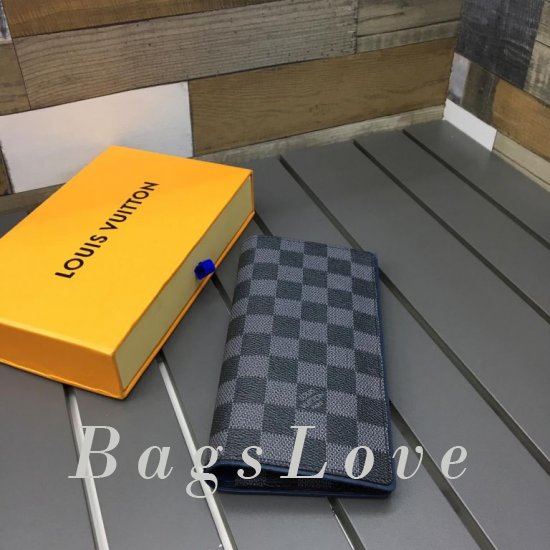 Обложка Louis Vuitton BЭ1105348